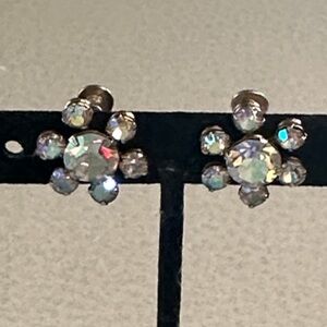 Beautiful Vintage Weiss Elegant gold tone Crystal screw back Earrings (809)